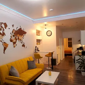  Apartment Modern Flat Near Centre. United Kingdom